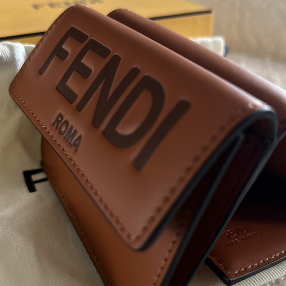 FENDI Roma Micro Trifold Wallet - Picture 3 of 7